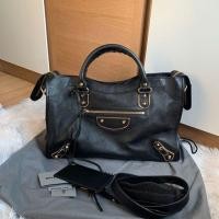 ราคา Kept unused‼️ Balenciaga city metallic edge ปี2019 สีดำ อะไหล่ทอง สายยาว สำหรับคนชอบ crossbody จ้า ของใหม่ (6404626580)