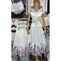 ราคา กระโปรงยาวปักลายดอกไม้ ผ้าคอตตอนลายดอกไม้ที่ชายกระโปรง (57607730881)