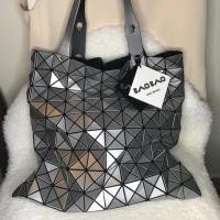ราคา Bao Bao issey miyake 10x10 in silver ของแท้ (6326742160)