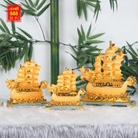 ราคา เรือสำเภาหัวมังกร "เสริมการค้าและธุรกิจให้เจริญมั่งคั่ง" งานเรซินพ่นทรายทอง พร้อมฐานแก้ว มี 3 ขนาด สูง 6/8/10 นิ้ว (16768226119)