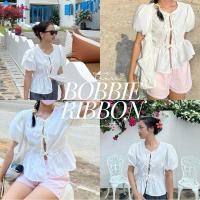 ราคา Bobbie Ribbon Top เสื้อแขนพอง ผูกโบว์ด้านหน้า - Coconut (25330455636)