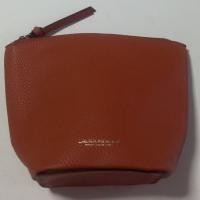 ราคา กระเป๋าหนังหนาสีน้ำตาล ใส่เครื่องสำอาง Laura Mercier ปากบนซิป ขนาด 8 × 6.5 นิ้ว (29766813296)