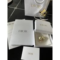 ราคา Dior earrings sep 2022 แท้ 100% used like new ต่างหู ดิออร์ มุก (22272586252)