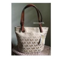 ราคา MICHAEL KORS JET SET TOTE (1300955072)