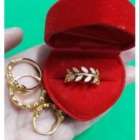 ราคา แหวนใบมะกอกสีทองฝังเพชร (1343015592)