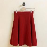 ราคา กระโปรงแบรนด์ GU สีแดงเลือดหมู (7116780276)