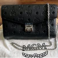 ราคา Mcm Patricia Crossbody Wallet (25666121138)