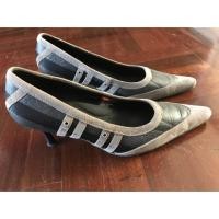 ราคา รองเท้า diesel หนังแท้ใหม่มาก นิ่มสบายเท้า มีบุด้านในรองรับคนเท้าแบน (1881627905)