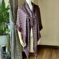 ราคา ผ้าคลุมไหล่หลุยส์แท้ผืนใหญ่มาก!!! (21429522936)