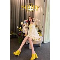 ราคา New มือ1 พร้อมส่ง BLT BRAND มิเดรสขาวครีม พิมพ์ลายดอกทานตะวัน (26859362582)
