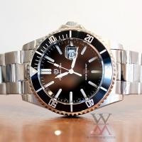 ราคา นาฬิกา Olympia Star รุ่น 89983TG-204 Gas Light Sapphire Quartz 5ATM (หน้าดำ-ขอบดำ/เรือนเงิน) (29206390211)