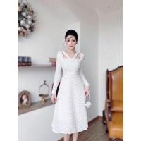 ราคา ชุดออกงานคอไขว้สีขาว (24977937376)