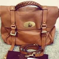 ราคา Mulberry Alexa Oversize OAK แท้ 100% สภาพใช้งานค่ะ เลื่อนดูภาพได้ค่ะ (1605347132)