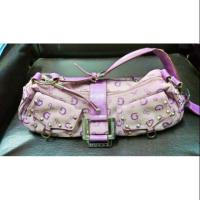 ราคา กระเป๋าถือ Guess แท้ % สีม่วง Used มือสอง (3917458194)