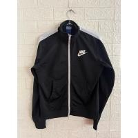 ราคา เสื้อคลุมผ้าวอร์ม ไนกี้ สีดำ (24486831176)