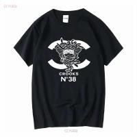 ราคา เสื้อยืดผู้ชาย Crooks Castles รุ่น Number 38 CC สีดำ สไตล์วินเทจ แฟชั่นสตรีทแวร์ เสื้อผ้าดีไซเนอร์ลำลอง ลายกราฟิก เนื้อผ (48557167356)