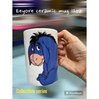 ราคา Pladao Collectible แก้วกาแฟ เซรามิค มัค Eeyore Ceramic Mug Sitting Disneyland Resort พื้นขาว 8 oz. /250ml. (17167329562)