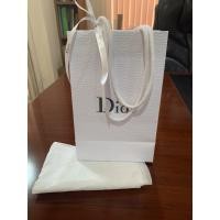 ราคา ถุงDior ไซส์เล็ก มีโบว์ พร้อมกระดาษสา2แผ่น สภาพดีงามมาก (8007118326)