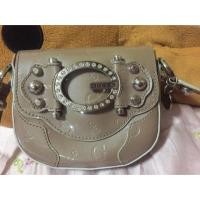 ราคา กระเป๋าสะพาย GUESS แท้ (1647075832)