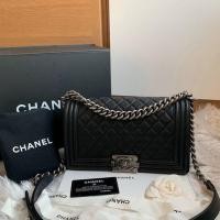 ราคา Very good condition Chanel boy 10 caviar holo23 อะไหล่รม สภาพสวยค่ะ คาร์เวียชัด ภายในสะอาด หนังทรงงาม (4409816157)
