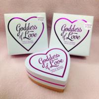 ราคา (ส่งฟรี)) I ♡ Makeup Blushing Hearts-Goddess of Love Highlighter (2371738)