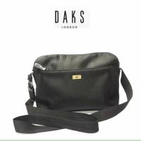 ราคา กระเป๋าสะพาย DAKS มือสอง ของแท้ (988361347)