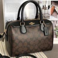 ราคา ปล่อย coach usa แท้ทรงหมอน 9 นิ้วน้ำตาลเข้ม (21118369842)