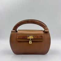 ราคา กระเป๋าหนังแท้ ทรงกล่อง มีสายยาว (54754667131)