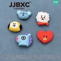 ราคา JJBXC ตัวติดรองเท้า charm หัวเข็มขัดตกแต่งรองเท้า ตุ๊กตา BT21 BTS การ์ตูนสุดน่ารัก อุปกรณ์ตกแต่งรองเท้า (49352997652)