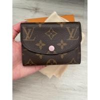 ราคา กระเป๋าตังค์lv Rosalie อุปกรณ์กล่อง ถุงผ้า สภาพดี ราคา 7,900 บาท (26282147479)