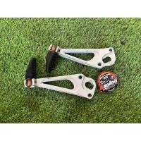 ราคา พักเท้าหลัง Kawasaki-KR150,Victor150 เคอา150,วิคเตอร์150 ของแท้มือสองสภาพดี เหมาะสำหรับทำสีใหม่✅ (24862871733)