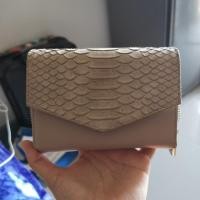 ราคา กระเป๋า​สตางค์​ tallulah​ สี​sand #wallte (7108302122)