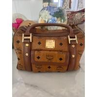 ราคา MCM มือสอง แท้ 100% ทรงหมอน ตำหนิน้อยมาก (24512061775)