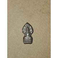 ราคา ปรกใบมะขาม หลวงพ่อคูณ รุ่นเสาร์ 5 คูณพันล้าน ปี 37 เนื้อเงิน (23386071482)