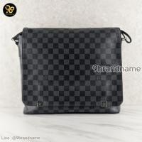 ราคา Louis Vuitton District MM NM Shoulder Bag Damier Graphite N41029 มือสอง ก่อนสั่งซื้อทักแชทก่อนนะคะ (29071995698)