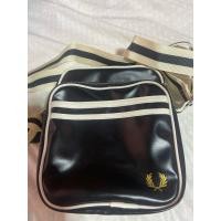 ราคา กระเป๋าใบเล็ก Fred Perry มือสองสภาพใหม่ (24794970143)