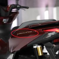 ราคา ต้นฉบับ EMBLEM ALL NEW HONDA PCX 160 2025 GOLD GOLD ROADSYNC PAIR RIGHT LEFT ORIGINAL (44302806073)