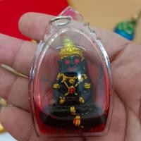 ราคา พระงั่ง พญางั่งสีดำ ด้านหลังฝังตะกรุด อิ่นคู่ แช่น้ำมันว่านพญาไก่แดง เลี่ยมกรอบกันน้ำอย่างดี ขนาด 7 ซม. (29193776989)