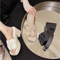 ราคา รองเท้าแตะพื้นหนาสําหรับผู้หญิงรองเท้าแตะส้นสูง 6ซม (40674465895)