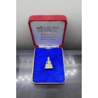 ราคา พระชัยวัฒน์ศรีนครพิงค์ ญสส. เนื้อเงิน ผ่านพิธีชัยมังกดคลาภิเษก สมเด็จพระญาณสังวรฯ วัดบวรนิเวศวิหาร พ.ศ.2533 พร้อมตลับ (47554457005)