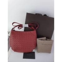 ราคา Bottega Veneta Intrecciato Crossbody Bag (4178001138)