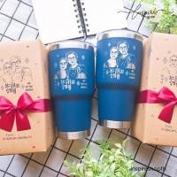 ราคา เลเซอร์รูปวาดลายเส้น (รูป+ข้อความ) แก้วเก็บความเย็น 30oz. ห่อของขวัญผูกโบว์ (25619496310)