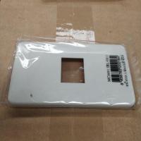 ราคา ฝาครอบพลาสติก 1-3 ช่อง VENA รุ่นเมจิ (7157552226)
