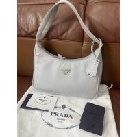 ราคา prada re edition mini (17365510025)