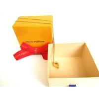 ราคา Authentic LOUIS VUITTON Gold Plated LV & ME Necklace Letter P #9683 Pre-owned (26623419185)