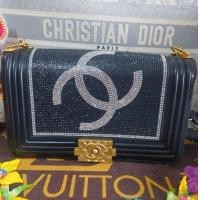 ราคา กระเป๋าสะพายข้างซีซีบอยสีดำติดหมุดลายซีมือหนึ่ง (23274154224)