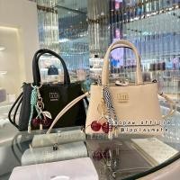 ราคา LYN กระเป๋าสะพาย รุ่น Bethany S Handle Bag พร้อมพวงกุญแจเชอร์รี่ : L25FBWB033 แท้จากชอป รุ่นใหม่ล่าสุด (43213937096)