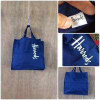 ราคา กระเป๋าหิ้ว Harrods ขนาดเล็ก (8337343112)