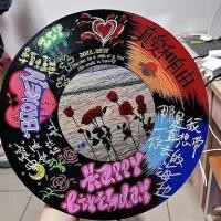 ราคา Emulation แผ่นเสียงไวนิลส่วนบุคคลเดสก์ท็อปตกแต่ง Graffiti Party Decor ของขวัญวันเกิด (50706085849)