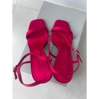 ราคา ขายรองเท้ามือสอง Charles & Keith แท้ (44360276434)
